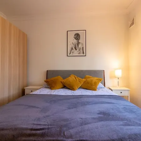 Stylish And Well Equipped Flat In Stockwell Apartment
